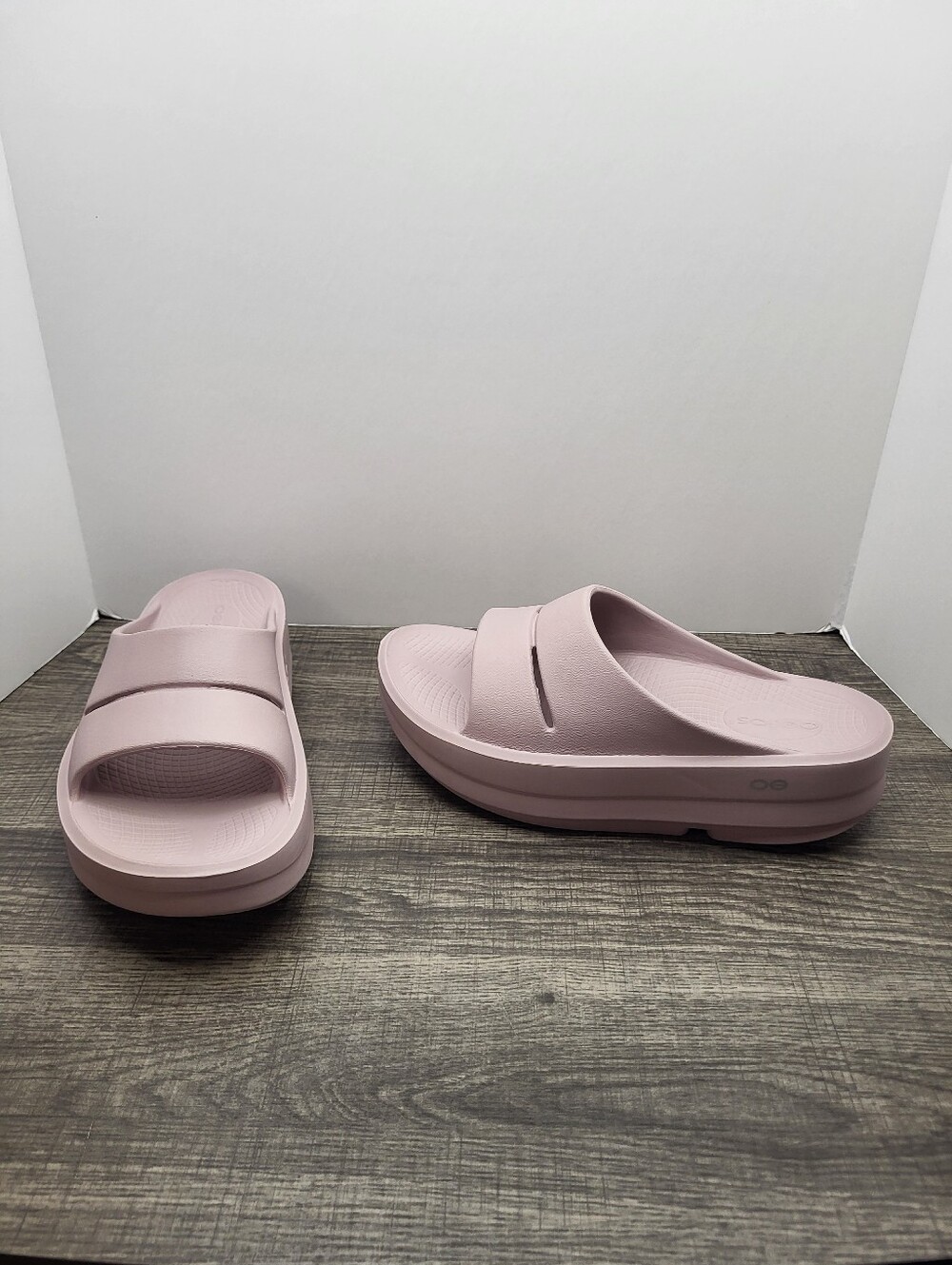 Oofos Oomega Ooahh Luxe Platform Sandals Flip Flops Stardust Size 9